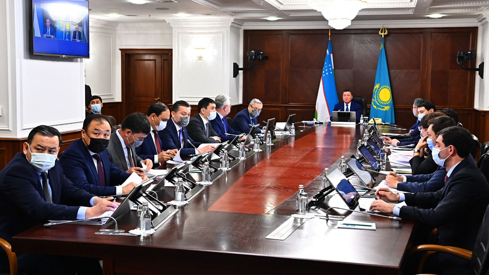 Қазақстан мен Өзбекстан Премьер-Министрлері екіжақты ынтымақтастық мәселелерін талқылады 