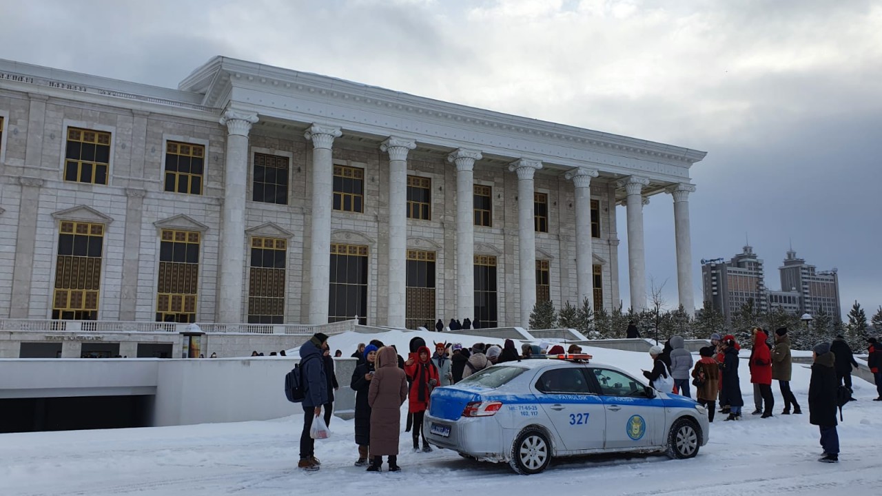 В "Астана Опера" нашли устройство, похожее на самодельную бомбу