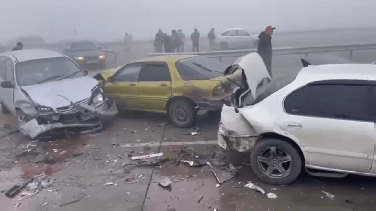17 машин пострадали в ДТП на трассе Алматы – Хоргос
