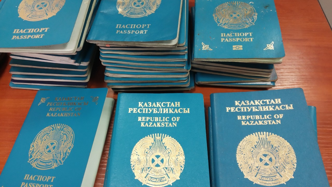 Мажилисмены предложили сократить срок действия детских паспортов