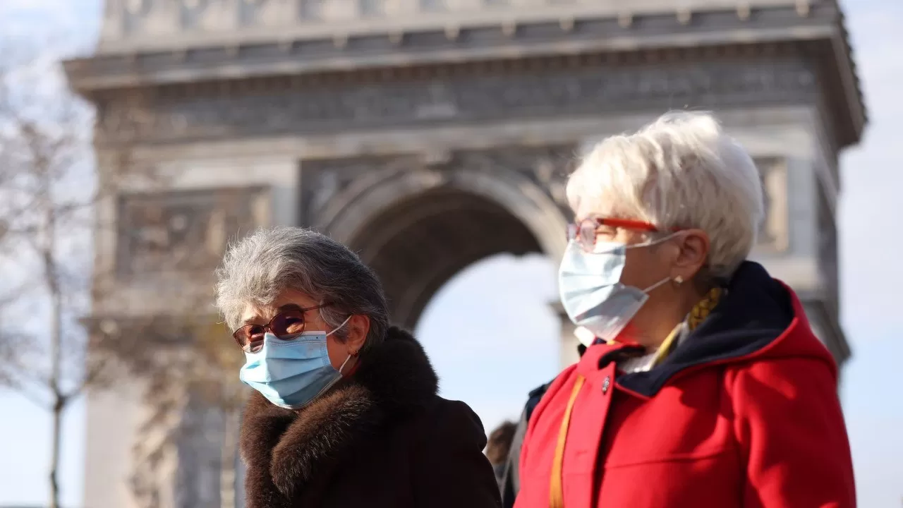 Париж тұрғындары маска тағуға міндеттелді