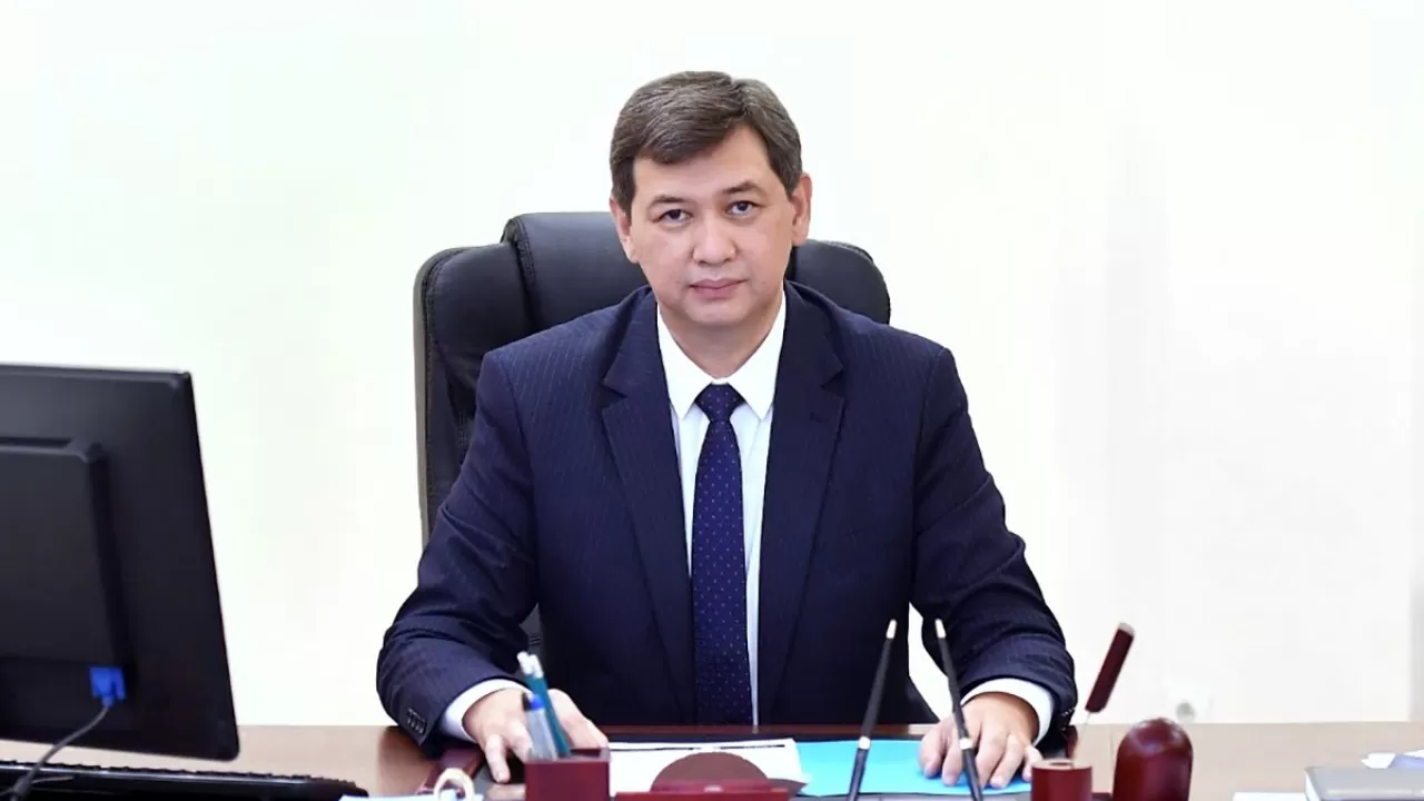Ерлан Киясов освобожден от должности вице-министра и главного санврача страны