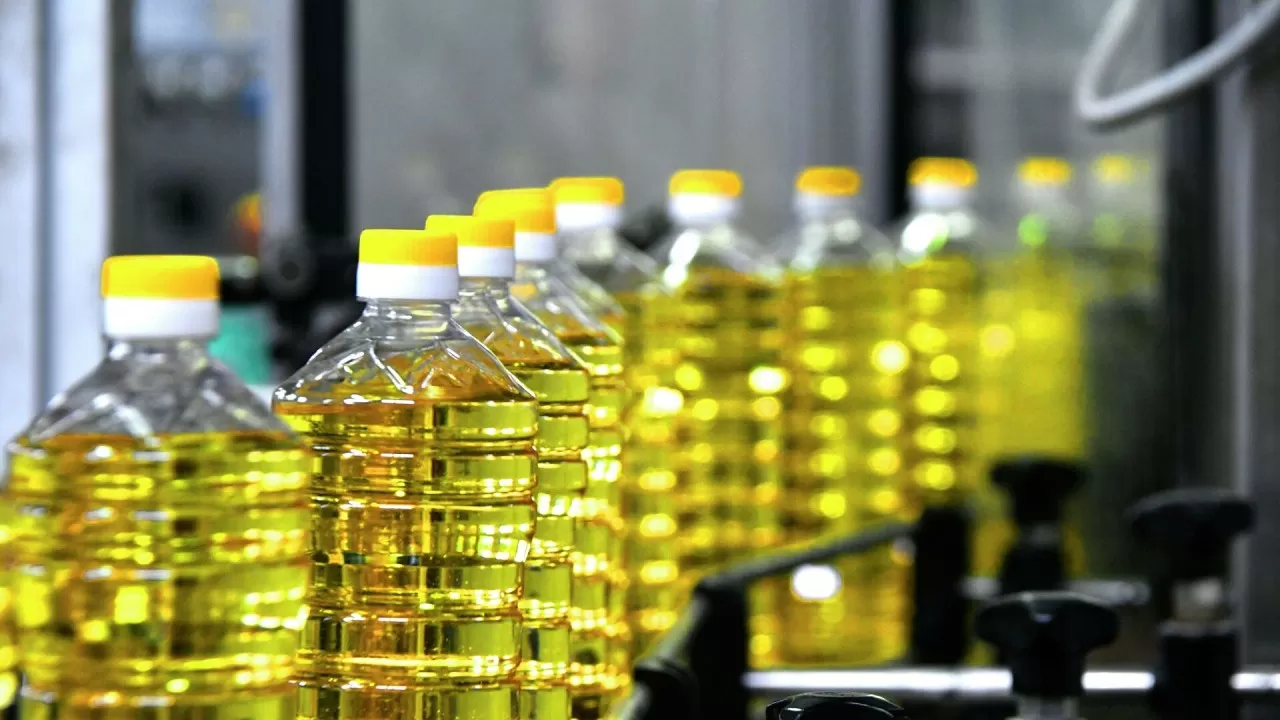 В Уральске в супермаркетах снизилась цена на растительное масло
