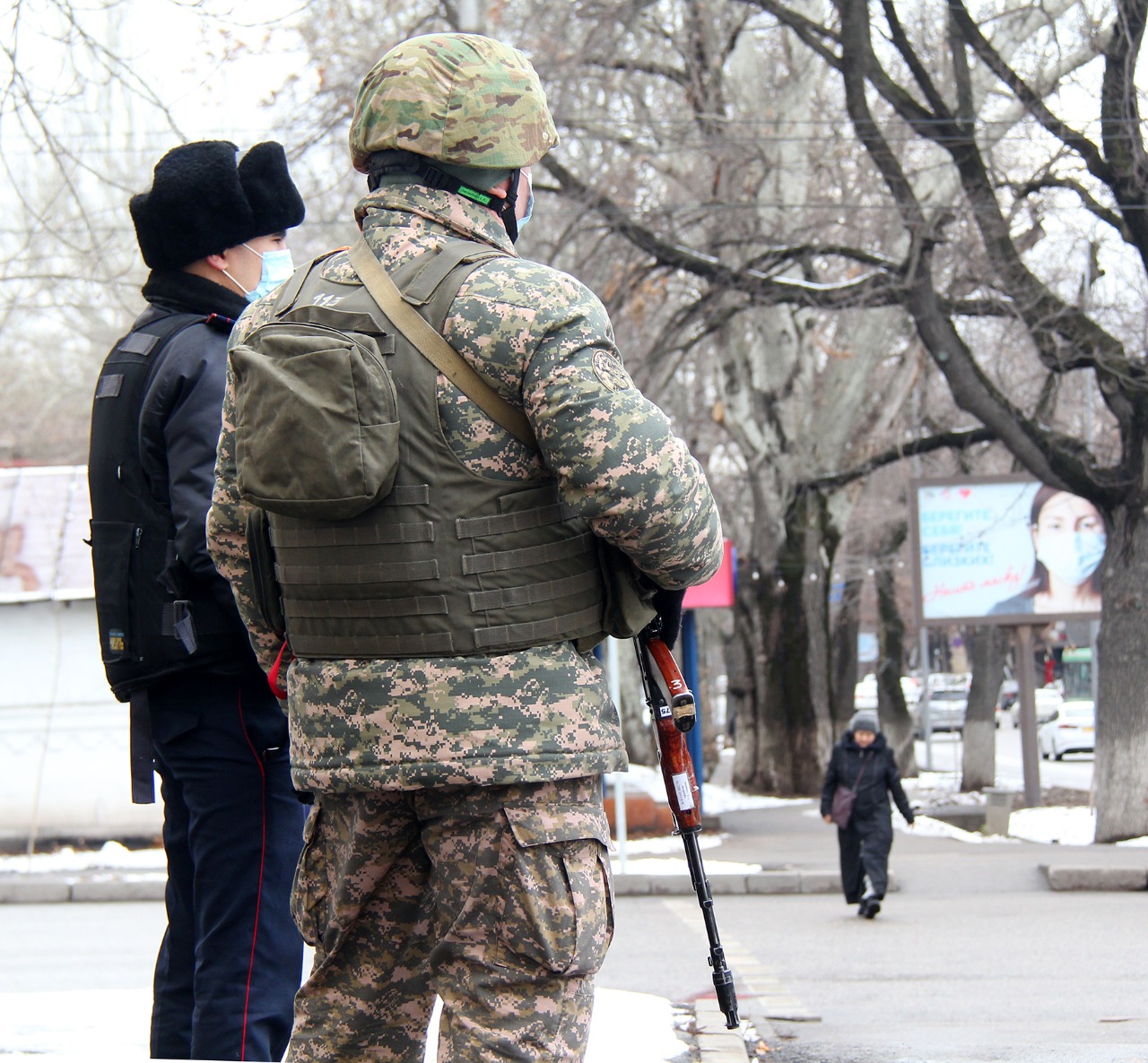 Видео полицейских зданий после штурма показал ДП Алматы  