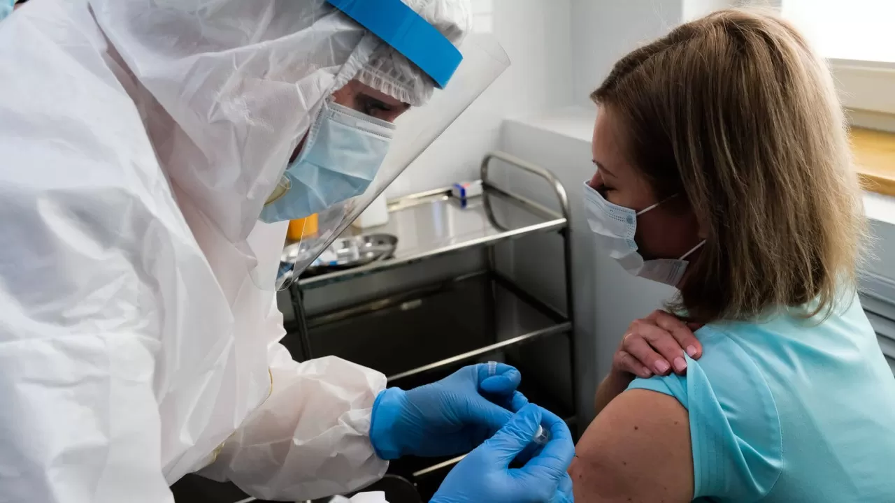 Коронавирус в Казахстане: в каких странах казахстанцы могут вакцинироваться?