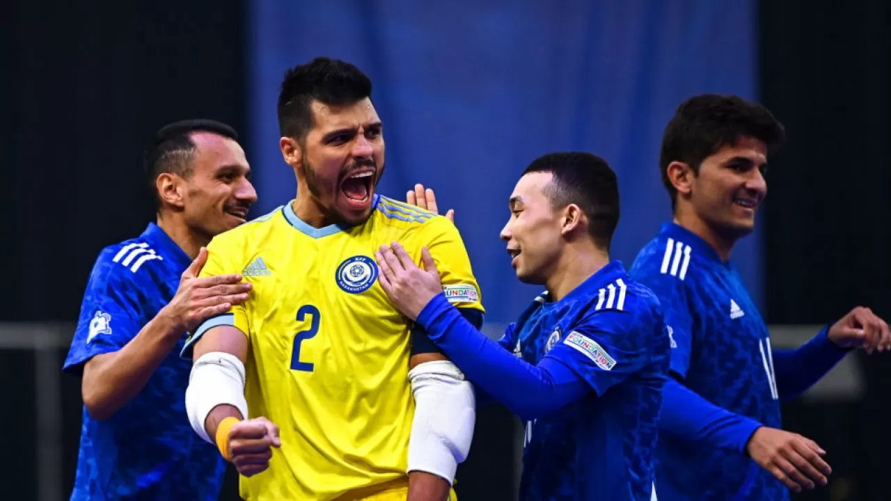 Евро-2022 по футзалу: Казахстан стал единоличным лидером своего квартета