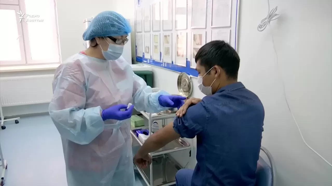 Растет число вакцинированных казахстанцев 