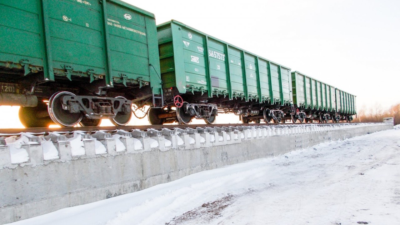 Более 1200 вагонов с российским грузом застряли в Казахстане из-за мошенника