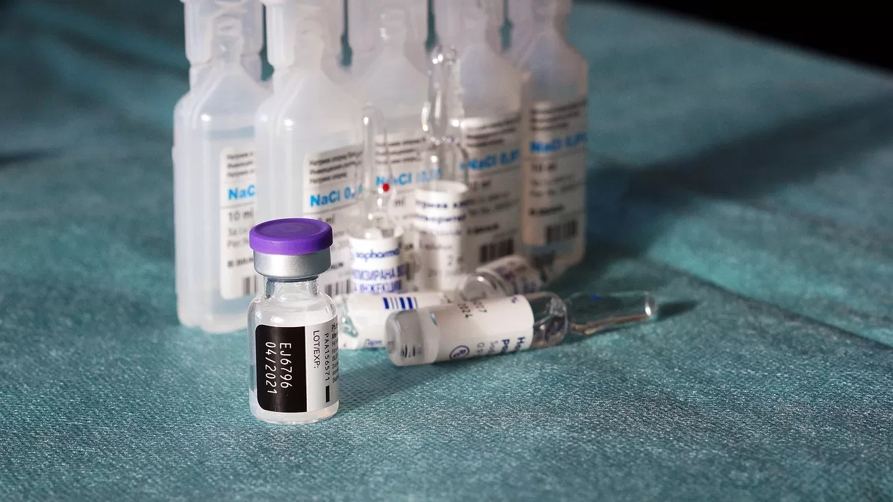 Почему Казахстан не может обеспечить всех желающих вакциной Pfizer