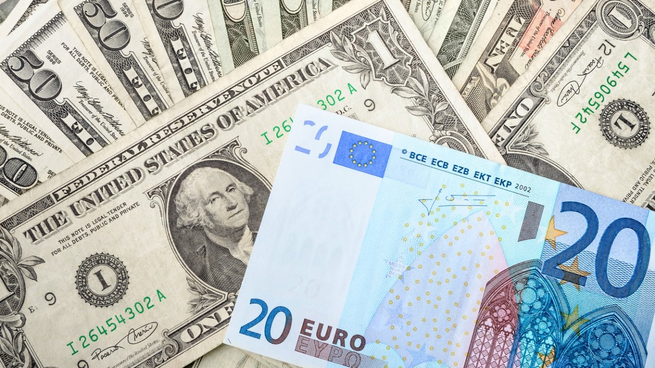 В 2022 году высока вероятность валютных войн между евро и долларом  