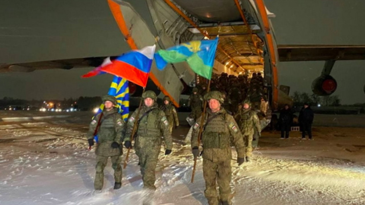 Подразделения российских десантников вернулись из Казахстана