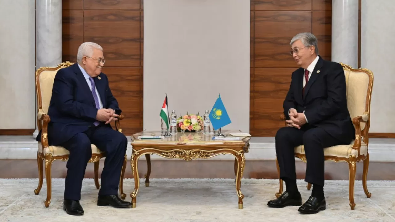 Қасым-Жомарт Тоқаев Палестина Президентімен кездесті