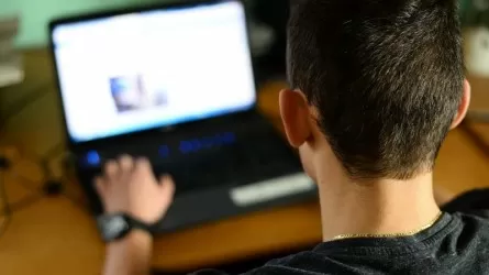 Почти 93% казахстанцев в возрасте 6-74 лет могут пользоваться компьютером и Интернетом 