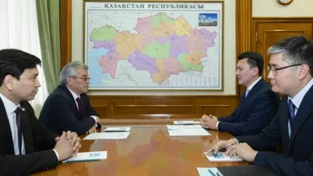 О чем говорил Ерлан Карин с госсекретарем Кыргызстана