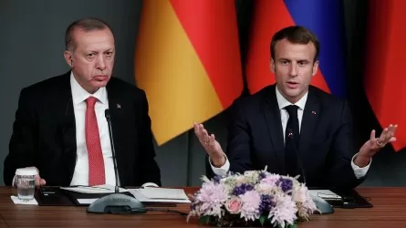 Эрдоган пригласил Макрона в Организацию тюркских государств: правда или ложь?  