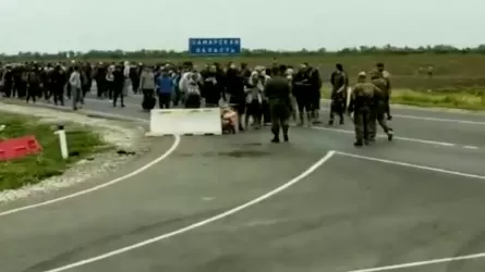 Очередь из автомобилей на границе Астраханской области и Казахстана закончилась