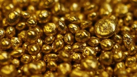 Золото подешевело на азиатских торгах