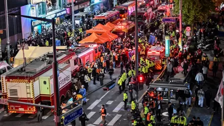 В давке в Сеуле погибли по меньшей мере 151 человек