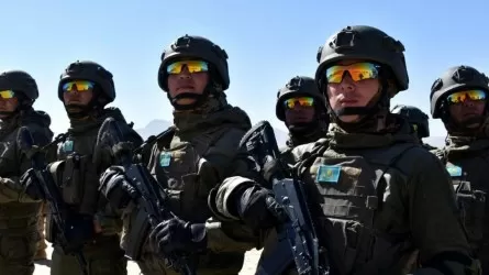 Казахстанские десантники взяли штурмом населенный пункт на полигоне «Харбмайдон»