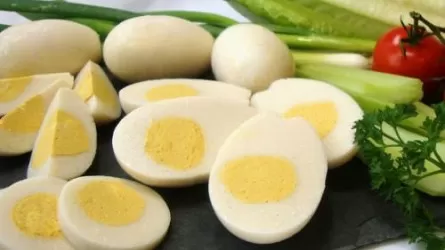 В Китае делают и питаются искусственными яйцами – фейк