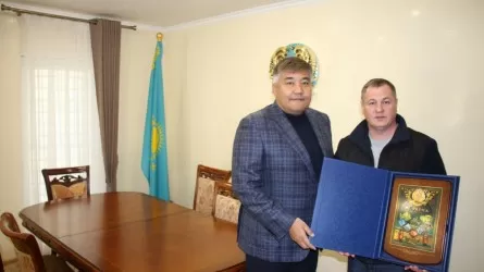 Депутат Верховной Рады поблагодарил правительство РК за то, что дипломатический состав остается в Киеве
