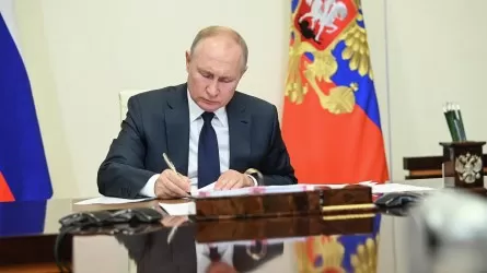 Путин подписал законы о вхождении оккупированных в Украине территорий в состав РФ