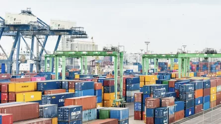 Более 100 млрд тенге потребуется для строительства контейнерного хаба в Актау