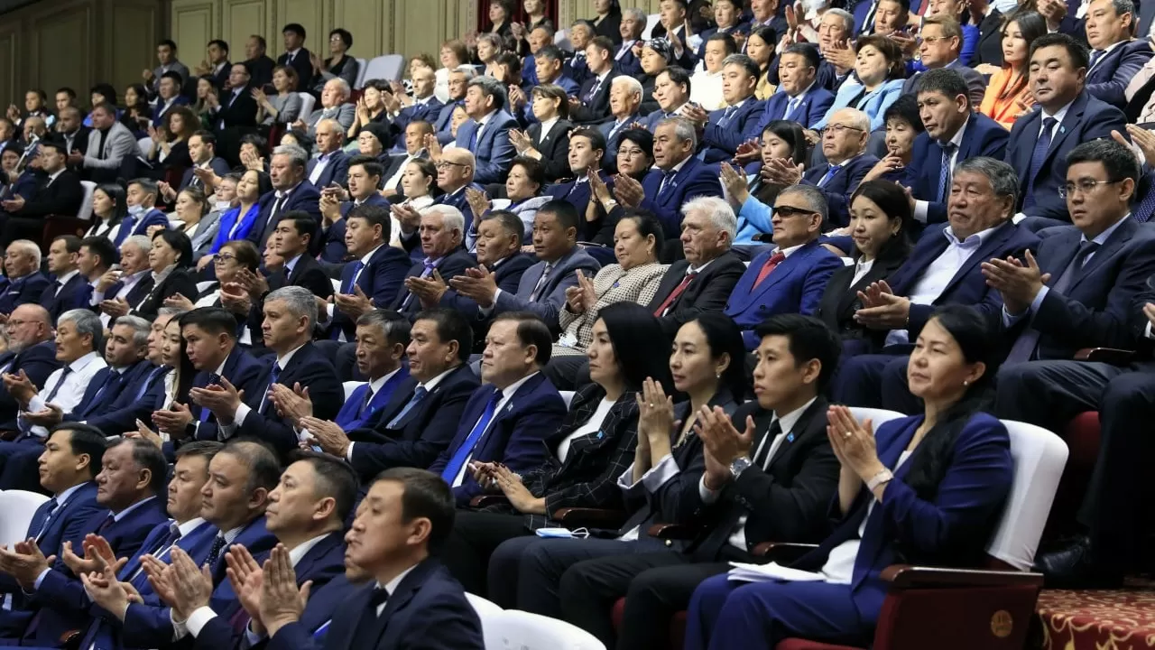 Президент Қасым-Жомарт Тоқаев Жетісу өңірінің бірқатар азаматын мемлекеттік наградалармен марапаттады