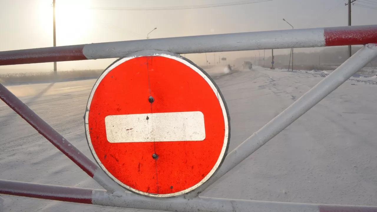 Ограничение движения ввели на участке автодороги в Актюбинской области