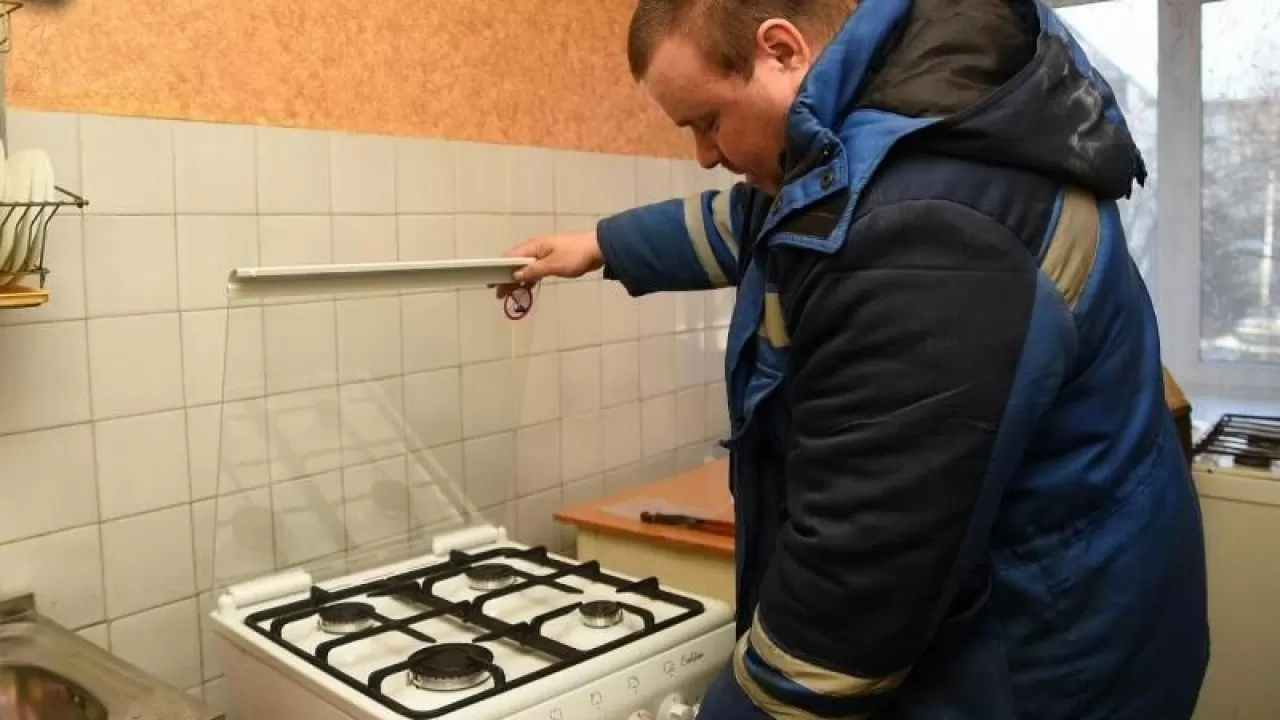 Сколько датчиков утечки газа необходимо установить в домах казахстанцев для безопасности? 