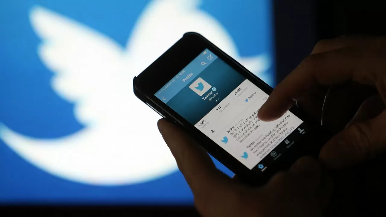 Twitter закрыл некоторым работникам доступ к модерации – СМИ