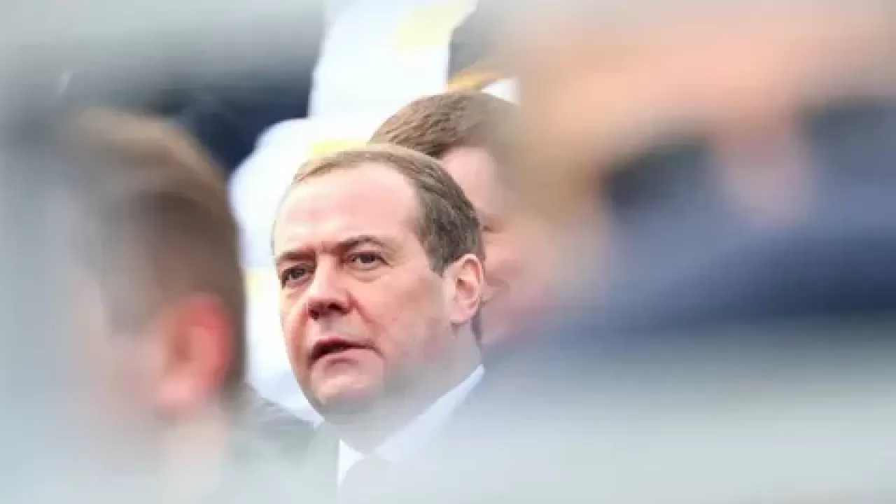 Медведев заявил, что возвращение Россией исконных земель продолжится