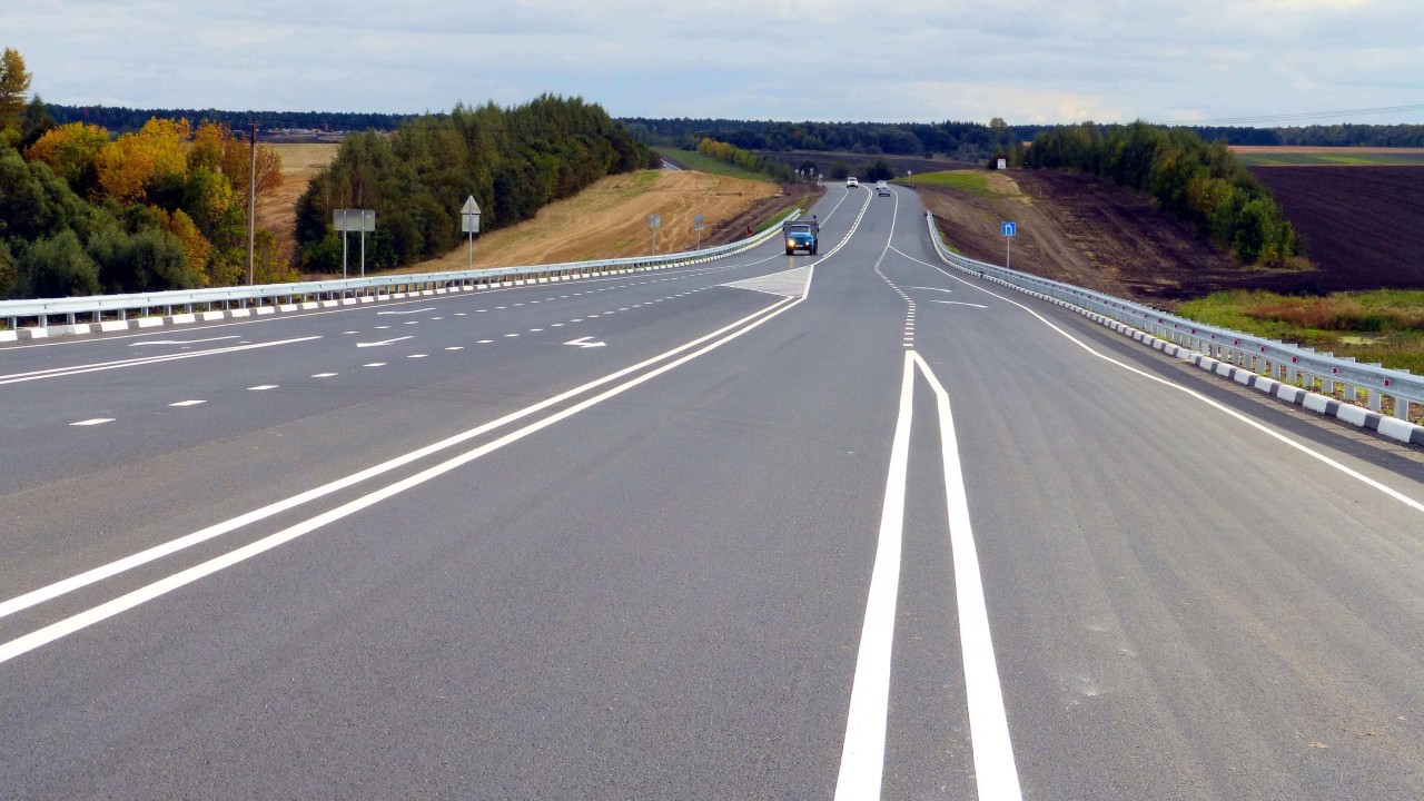 Қыздар жоғарыдан трасса