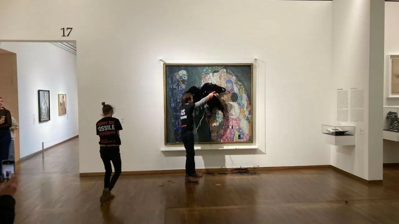 Вандалы испортили известную картину в венском музее Леопольда