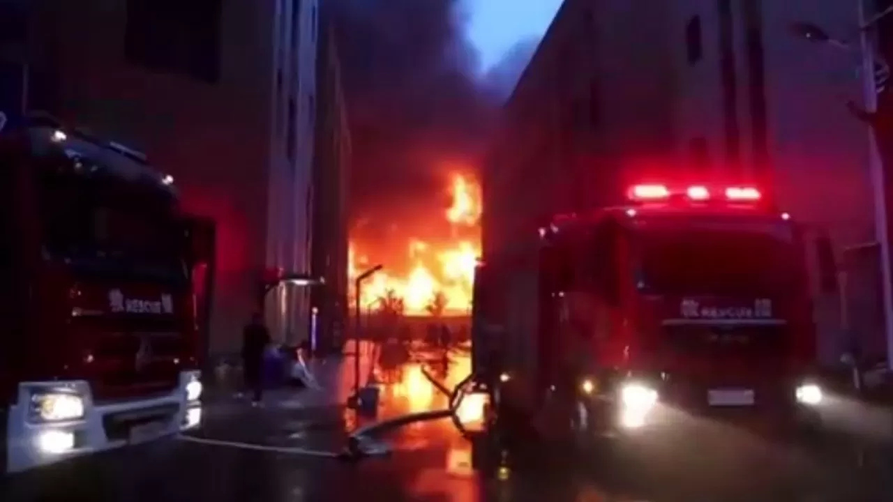 Страшный пожар на заводе в Китае унес жизни десятков человек   