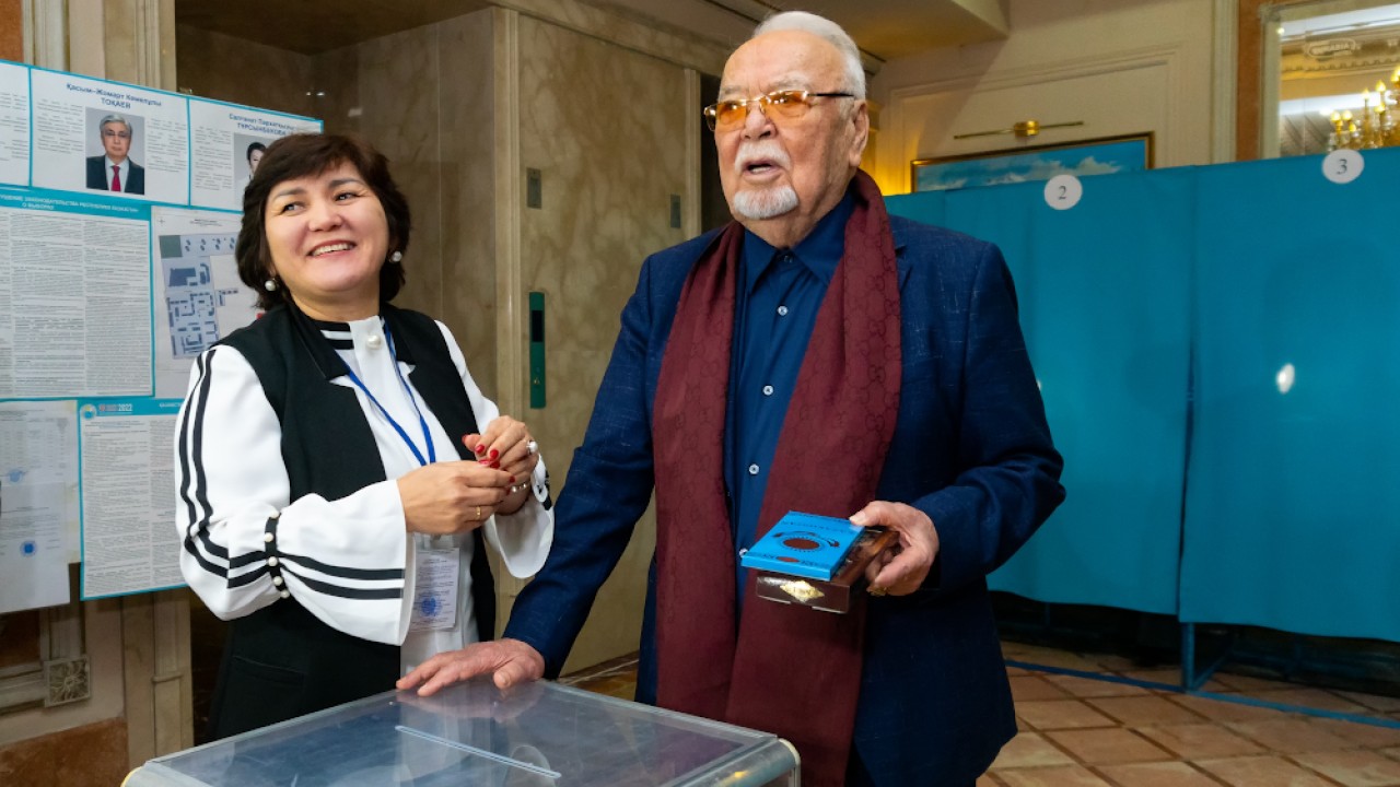 Как проходят внеочередные выборы президента в Алматы