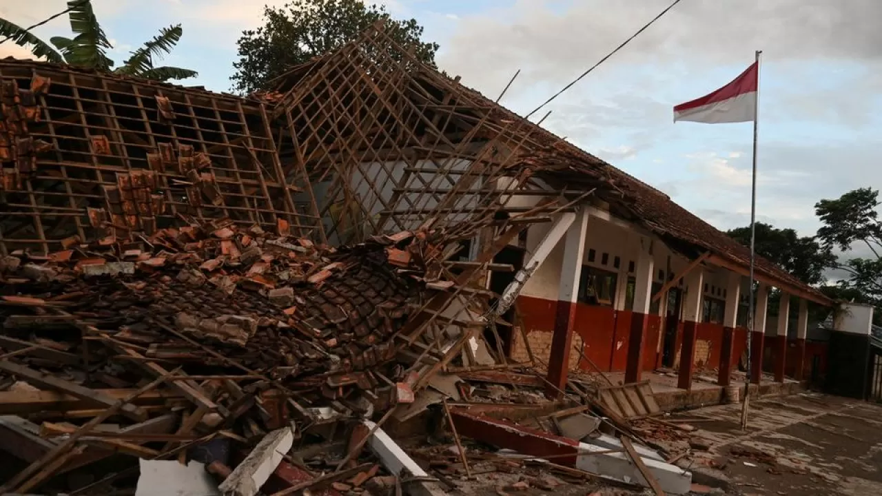 Вновь выросло число жертв землетрясения на острове Ява  