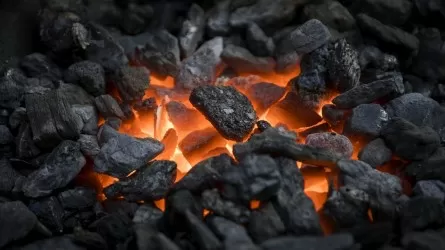 Жителям Актюбинской области поставлено 70% необходимого запаса угля