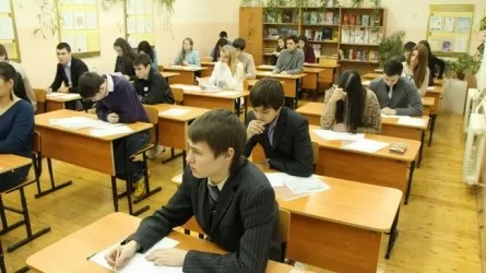 Экзаменовать школьников на знание казахского теперь будут и в 5-8-х и в 10-х классах