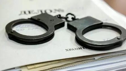 В Актобе на водителя завели уголовное дело за попытку дачи взятки полицейскому
