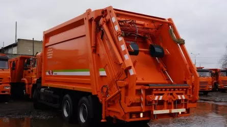 В Атырау пьяного водителя мусоровоза лишили прав на 7 лет