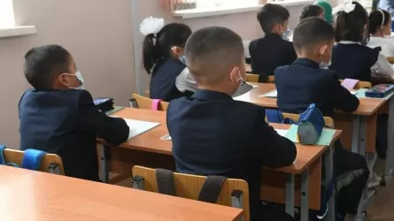 В Казахстане остается 150 школ с трехсменным обучением