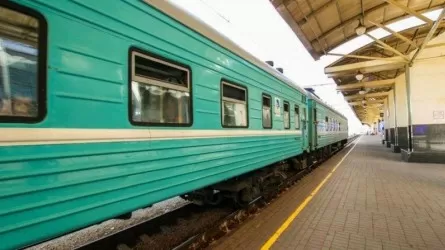 В Казахстане девочка просила высадить пьяную мать из поезда