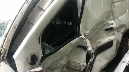 7 человек погибли в результате столкновения трех авто на западе РК