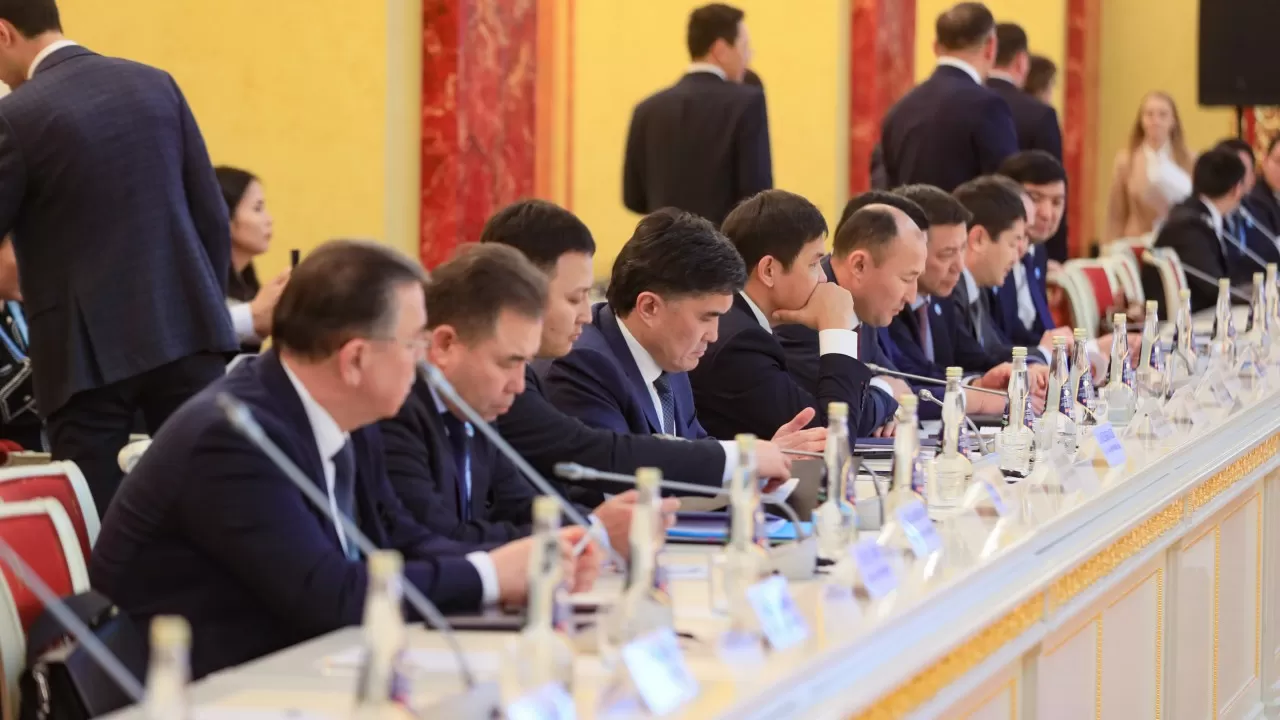 Казахстан может нарастить объемы экспорта в Россию на 1 млрд долларов - Жумангарин