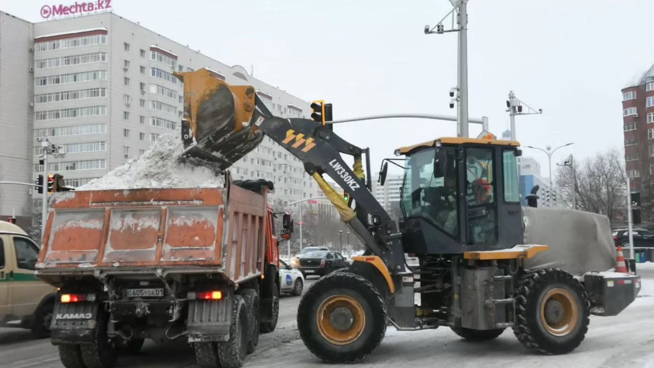 Елордадан 20 мың текше метрден астам қар шығарылды