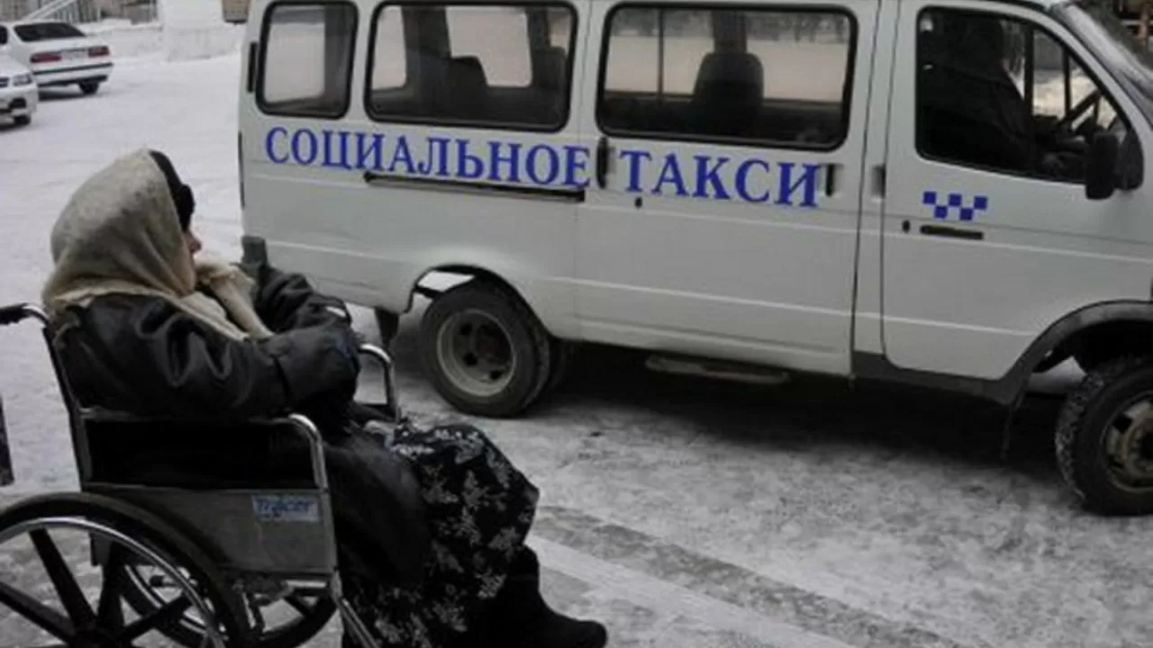 Люди с инвалидностью в Шымкенте возмущены работой социального такси