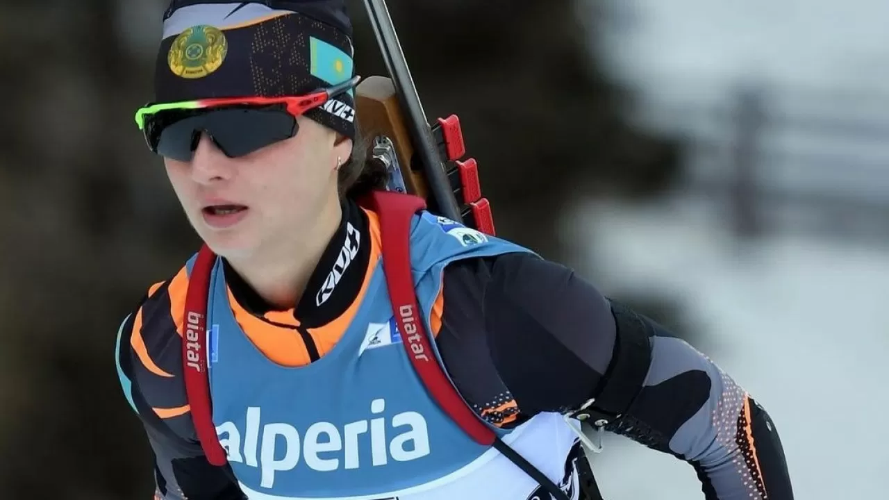 Казахстанская биатлонистка вошла в топ-5 на IBU Junior Cup