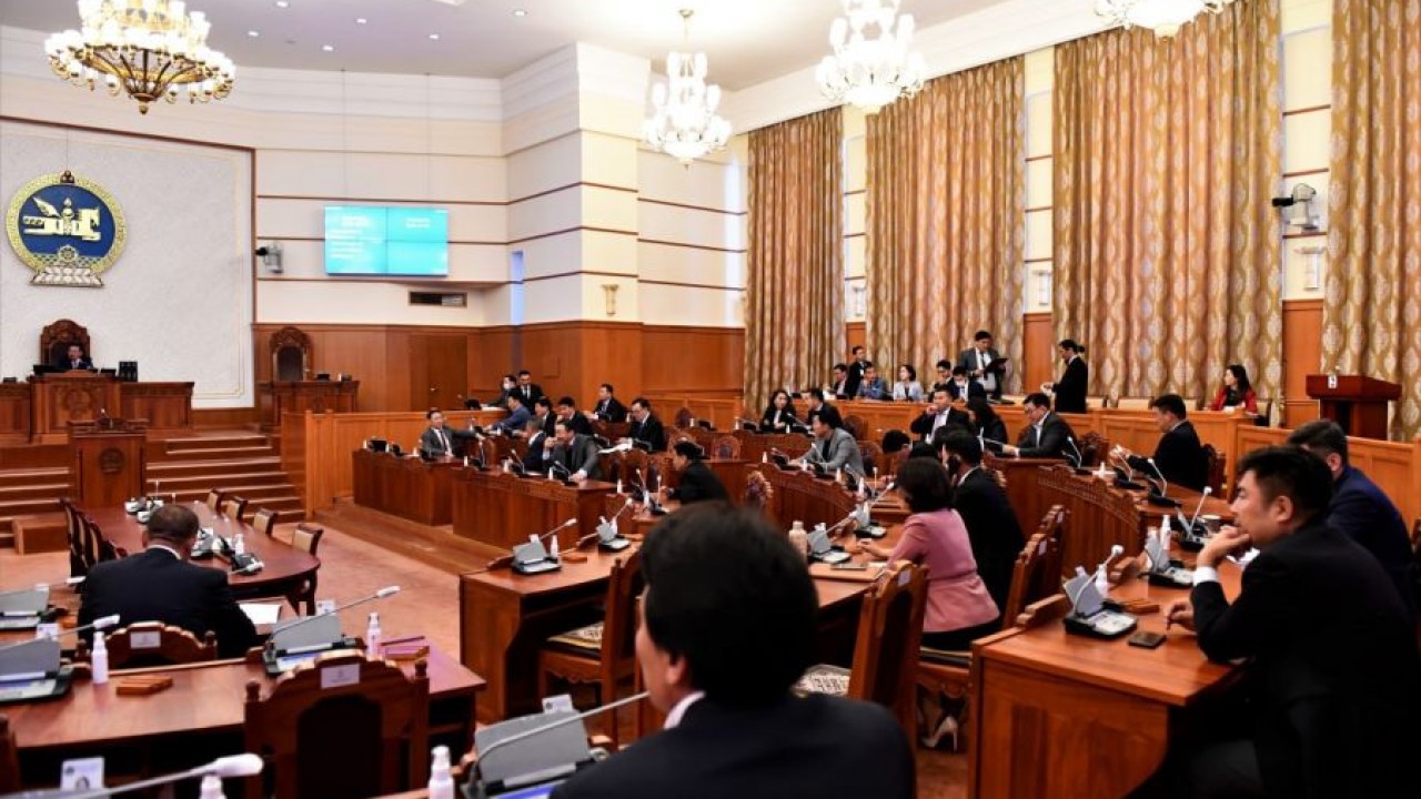 Улан батор здание парламента. Монгольский парламент 5 букв. Парламент сибири. Мавзолей сухэ-батора. Монгольский парламент 5 букв.