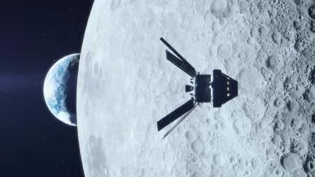 Американский корабль Orion повторно облетел Луну и направился к Земле